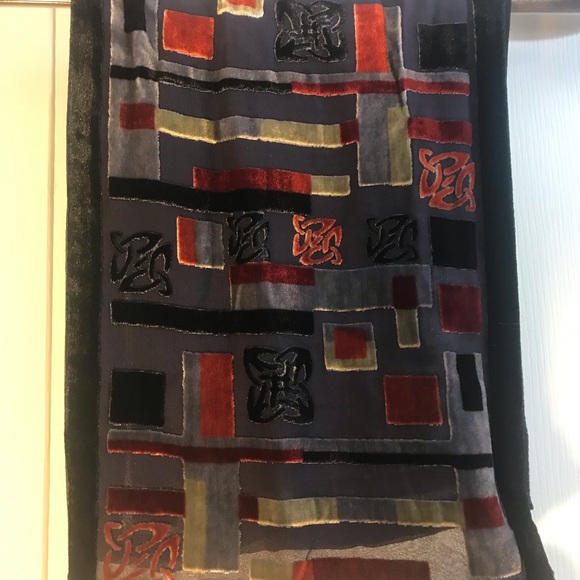 Irish Traditional Craft Silk Scarf. Approx 9”x62”. Lots of color. - Picture 3 of 13